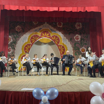 8 марта состоялся праздничный концерт, также принимали поздравления мамы и жены мобилизованных ребят.