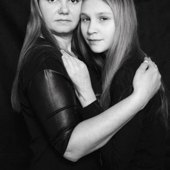 Фотовыставка проекта “Мама и дочь”