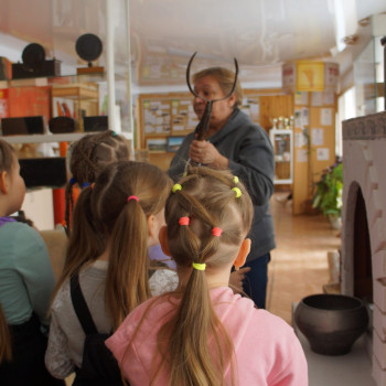 Ребята из подготовительной группы МАДОУ “Детский сад ОВ с.Рыбалово” побывали на экскурсии в музее Дома культуры.